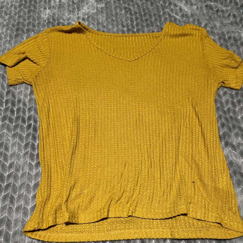 A Mustard yellow size medium
